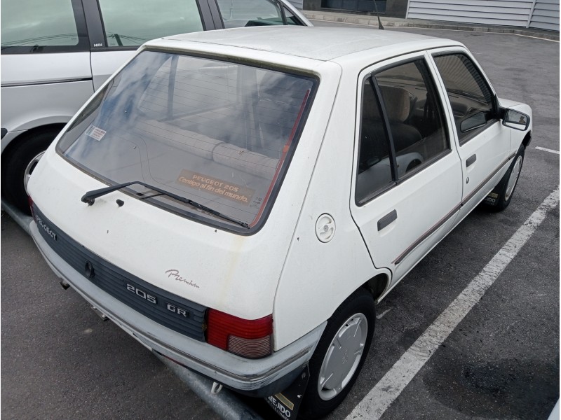 peugeot 205 berlina del año 1992