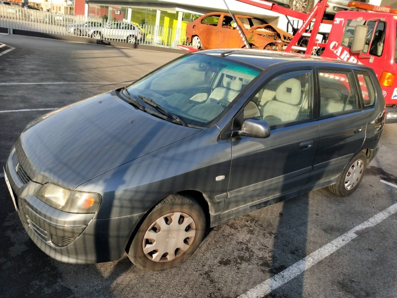 mitsubishi space star (dg0) del año 2002