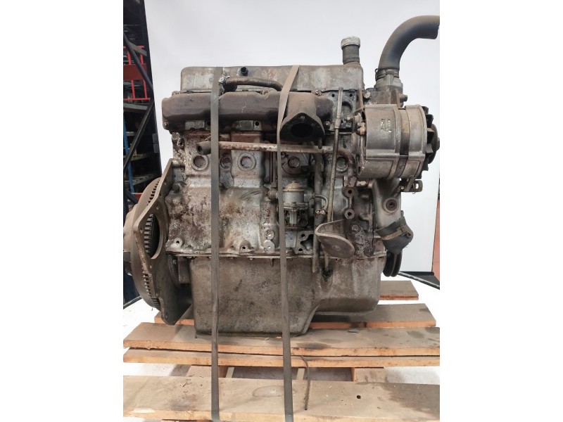 Recambio de motor completo para jeep comando diesel referencia OEM IAM 165E 1273  Recambio de motor completo para jeep comando diesel referencia OEM IAM 165E 1273