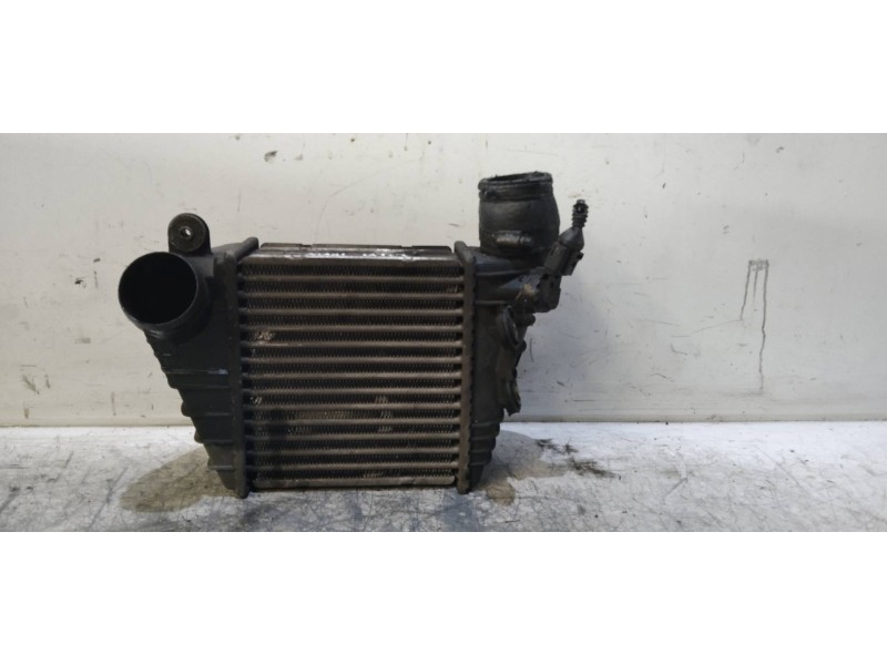 Recambio de intercooler para volkswagen golf iv berlina (1j1) referencia OEM IAM   