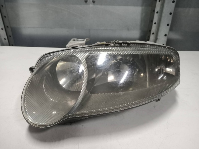 Recambio de faro izquierdo para alfa romeo 147 (190) 1.9 jtd distinctive referencia OEM IAM 0301186201 468261960 