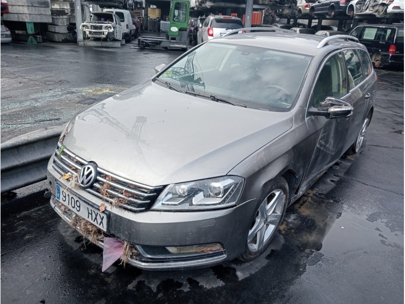volkswagen passat variant (365) del año 2014