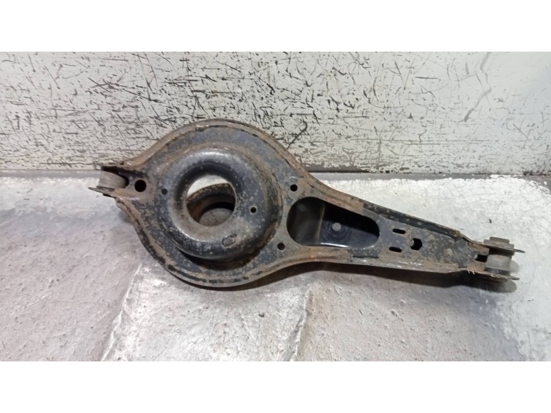 Recambio de brazo suspension inferior trasero derecho para ford focus lim. titanium referencia OEM IAM   