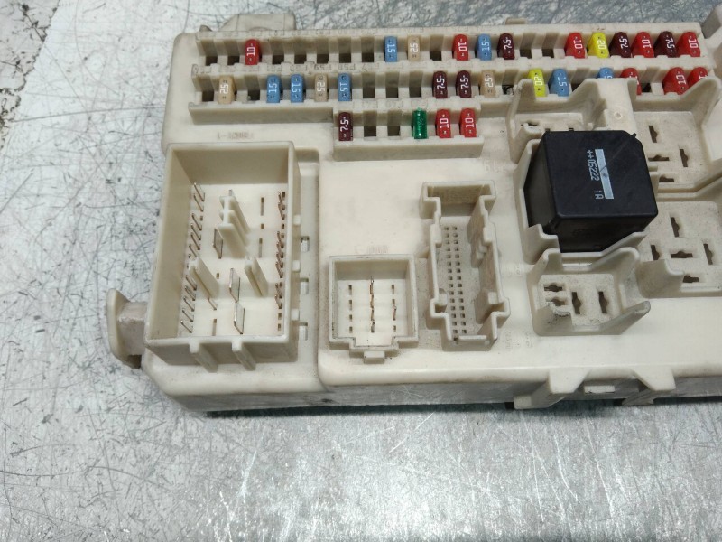Recambio de caja reles / fusibles para ford focus berlina (cap) ghia referencia OEM IAM 4M5T14A073AE  