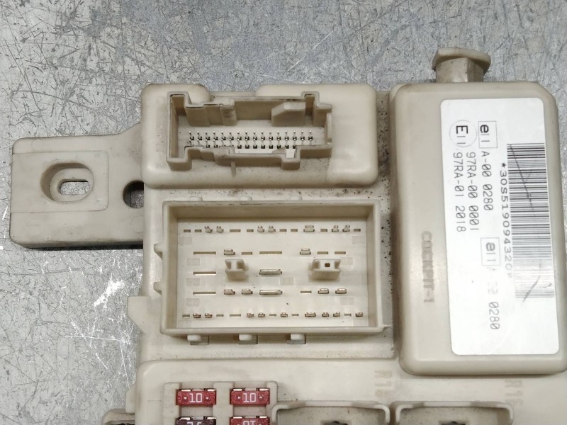 Recambio de caja reles / fusibles para ford focus berlina (cap) ghia referencia OEM IAM 4M5T14A073AE  