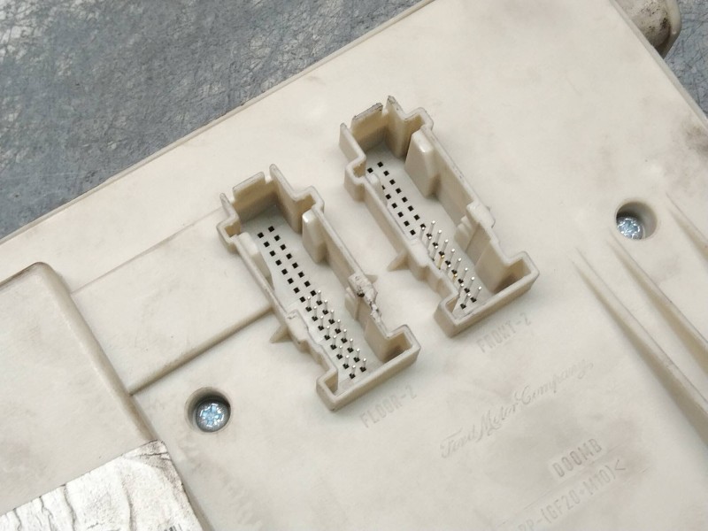 Recambio de caja reles / fusibles para ford focus berlina (cap) ghia referencia OEM IAM 4M5T14A073AE  