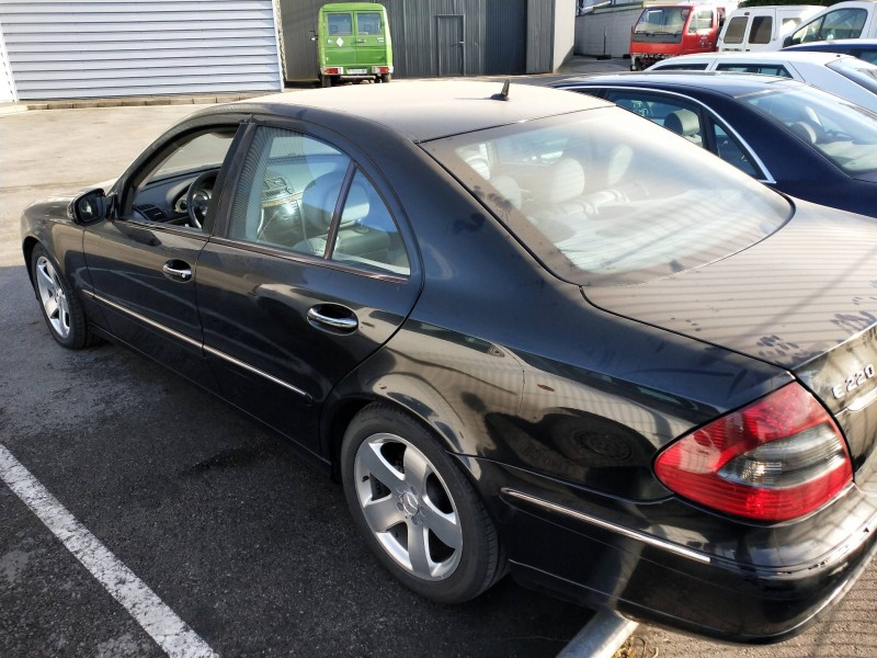mercedes clase e (w211) berlina del año 2006