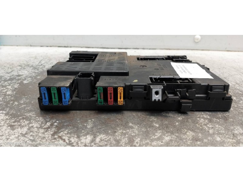 Recambio de caja reles / fusibles para citroen xsara berlina 1.6 16v satisfaction referencia OEM IAM 9650913780 16199301 