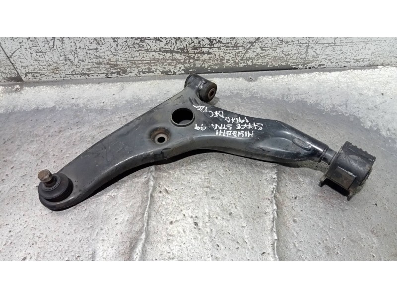 Recambio de brazo suspension inferior delantero izquierdo para mitsubishi space star (dg0) 1900 di-d comfort referencia OEM IAM 