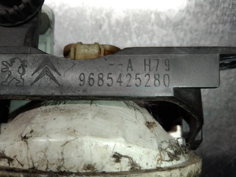 Recambio de faro antiniebla izquierdo para peugeot 207 sport referencia OEM IAM 9685425280  