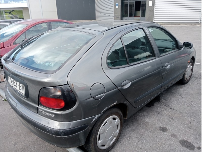 renault megane i berlina hatchback (ba0) del año 1997