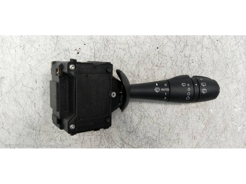 Recambio de mando limpia para renault clio iv dynamique referencia OEM IAM 255675887R  