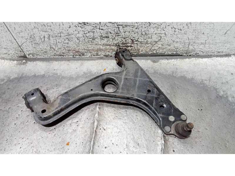 Recambio de brazo suspension inferior delantero derecho para opel astra gtc 1.9 cdti referencia OEM IAM   