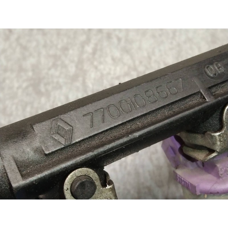 Recambio de rampa inyectora para renault twingo (co6) 1.2 privilege (c068/6c/6d) referencia OEM IAM 7700109066 7700108667 