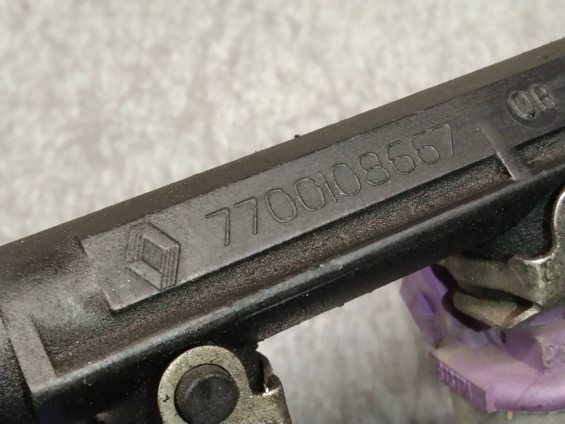 Recambio de rampa inyectora para renault twingo (co6) 1.2 privilege (c068/6c/6d) referencia OEM IAM 7700109066 7700108667 