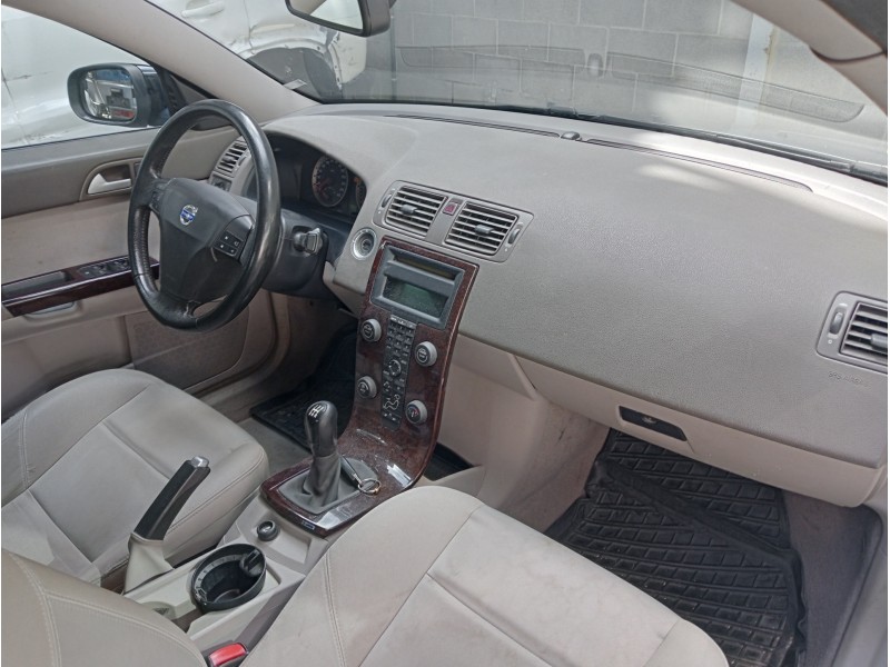 volvo s40 berlina del año 2006