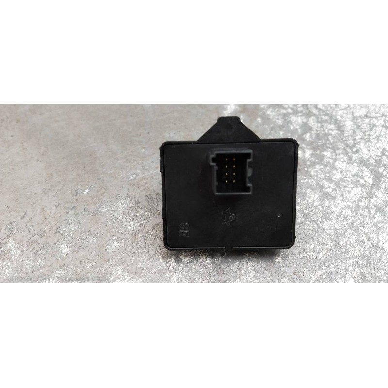 Recambio de mando elevalunas delantero izquierdo para iveco daily furgón fg h2 33 s ... v batalla 3520 referencia OEM IAM   