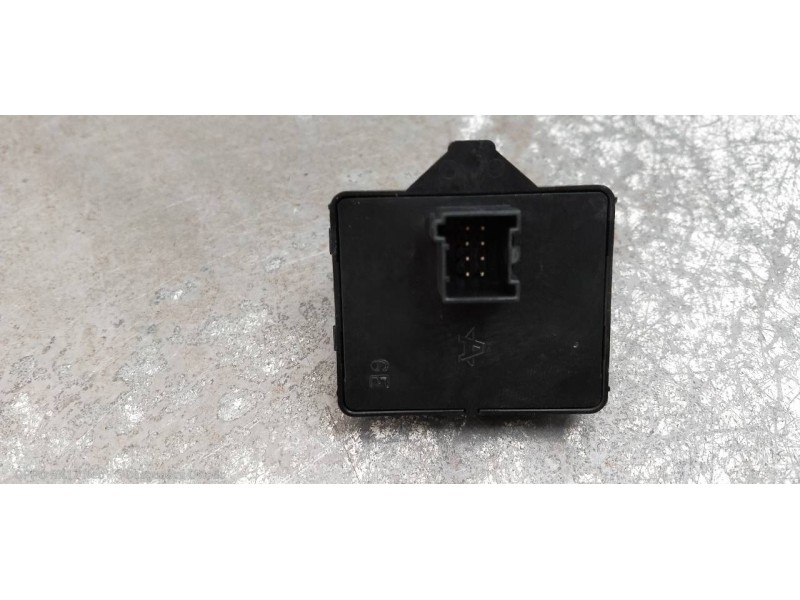 Recambio de mando elevalunas delantero izquierdo para iveco daily furgón fg h2 33 s ... v batalla 3520 referencia OEM IAM   