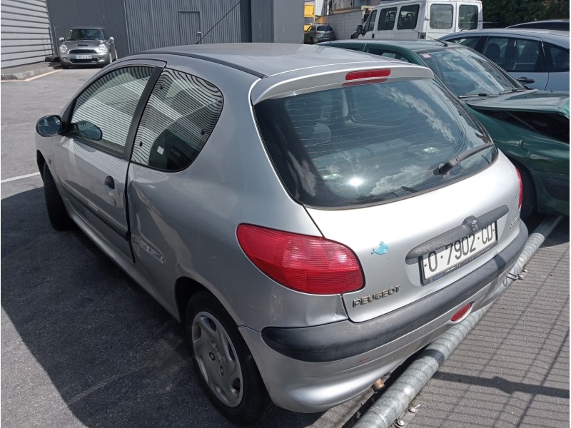 peugeot 206 berlina del año 1998