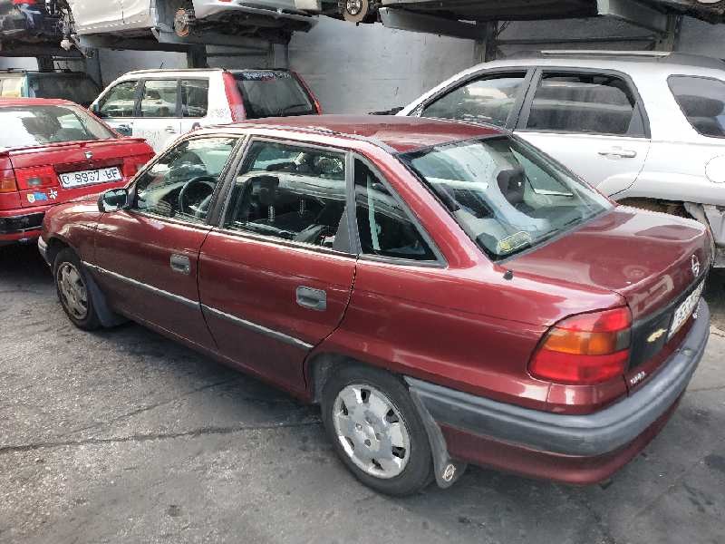 opel astra f berlina del año 1996