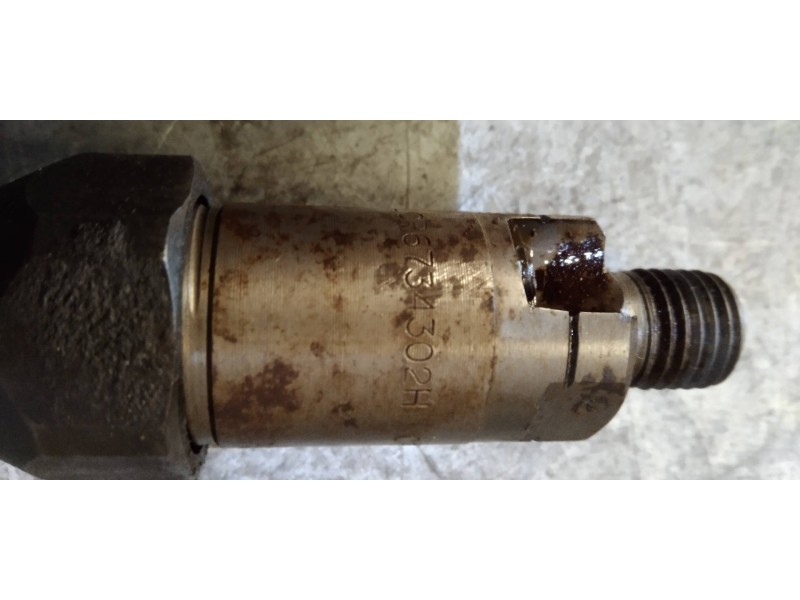 Recambio de inyector para peugeot 806 srdt referencia OEM IAM LCR6734302H  