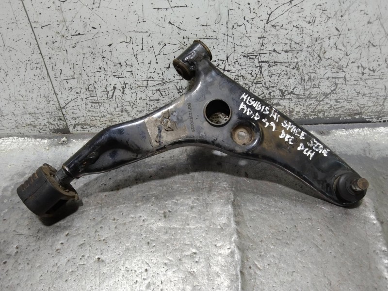 Recambio de brazo suspension inferior delantero derecho para mitsubishi space star (dg0) 1900 di-d comfort referencia OEM IAM   