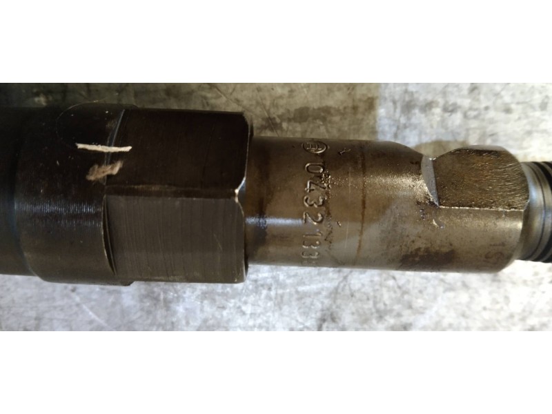 Recambio de inyector para ford mondeo berlina (ge) ambiente referencia OEM IAM 0432133801  