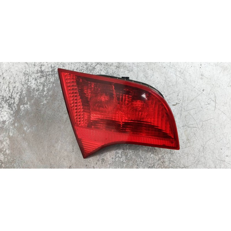 Recambio de piloto trasero izquierdo interior para audi a4 avant (8e) 2.0 tdi referencia OEM IAM 8E9945093  
