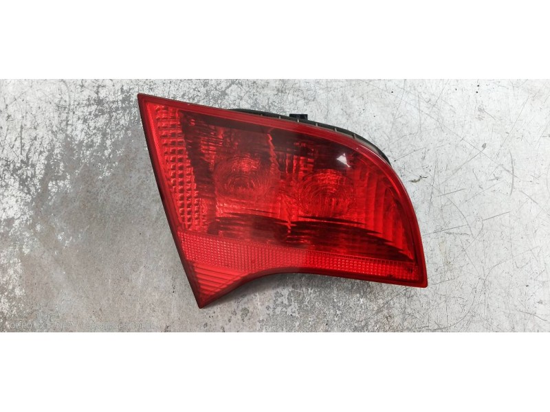 Recambio de piloto trasero izquierdo interior para audi a4 avant (8e) 2.0 tdi referencia OEM IAM 8E9945093  