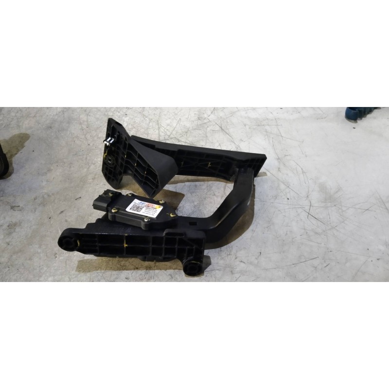 Recambio de potenciometro pedal para kia sportage drive 4x2 referencia OEM IAM 327002S000  
