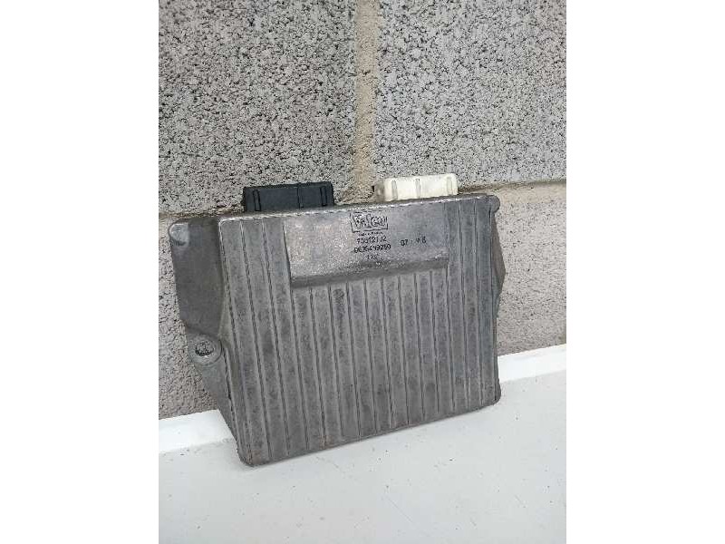 Recambio de centralita suspension para citroen xantia berlina 2.1 turbodiesel referencia OEM IAM 73812102 9628499280 