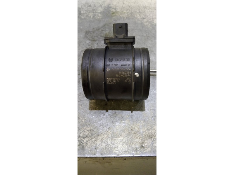 Recambio de caudalimetro para iveco daily furgón fg h2 33 s ... v batalla 3520 referencia OEM IAM 5801903974 55260335 0281006604