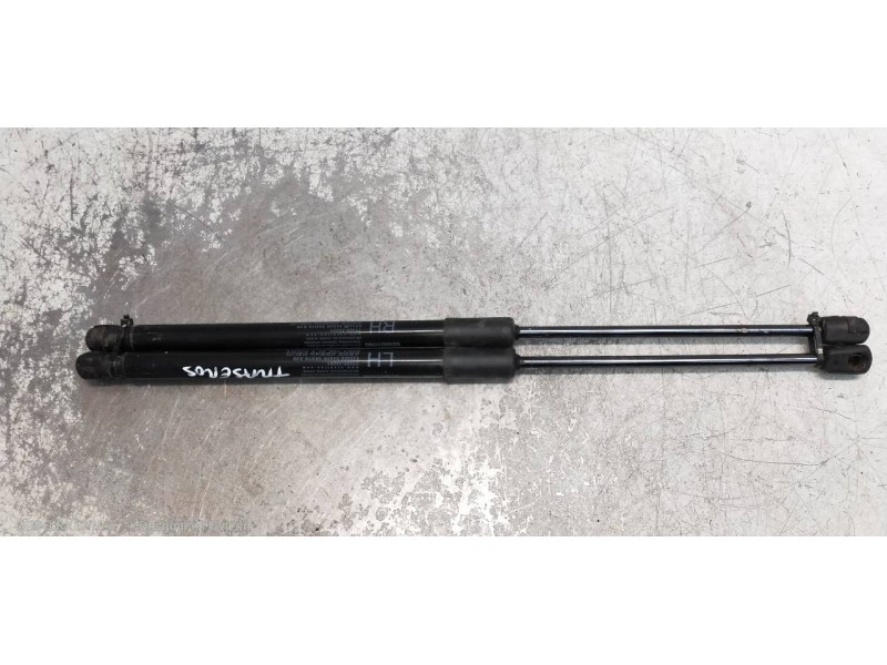 Recambio de amortiguadores maletero / porton para ssangyong tivoli crystal 4x2 referencia OEM IAM 7145035001 7146035001 
