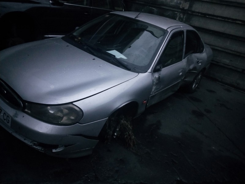 ford mondeo berlina (gd) del año 2000