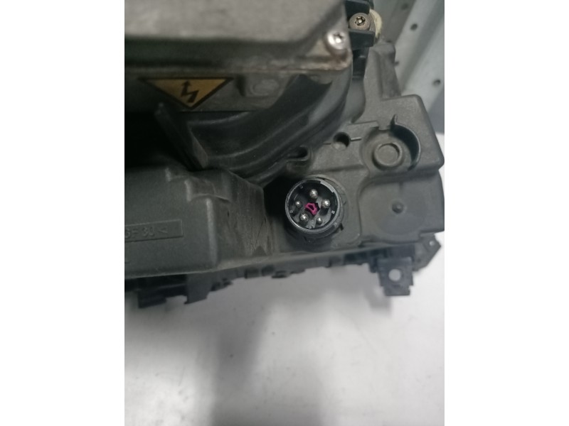 Recambio de faro izquierdo para audi a8 (d2) 2.5 tdi referencia OEM IAM 0301047273  