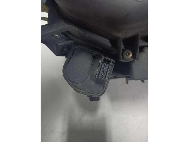 Recambio de faro izquierdo para audi a8 (d2) 2.5 tdi referencia OEM IAM 0301047273  