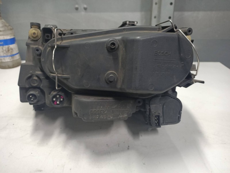 Recambio de faro derecho para audi a8 (d2) 4.2 quattro referencia OEM IAM 0301047202  XENON