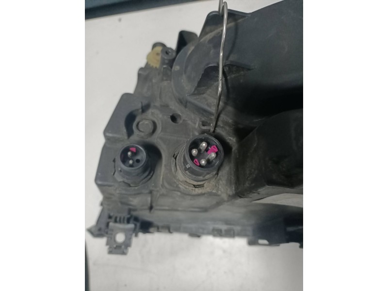 Recambio de faro derecho para audi a8 (d2) 4.2 quattro referencia OEM IAM 0301047202  XENON