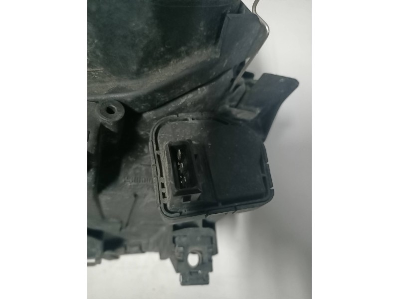 Recambio de faro derecho para audi a8 (d2) 4.2 quattro referencia OEM IAM 0301047202  XENON