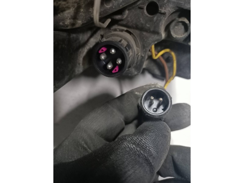 Recambio de faro izquierdo para audi a8 (d2) 4.2 quattro referencia OEM IAM 0301047211  XENON