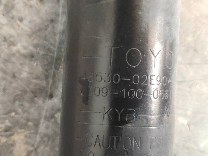 Recambio de amortiguador trasero izquierdo para toyota auris hybrid business referencia OEM IAM 4853002E90  