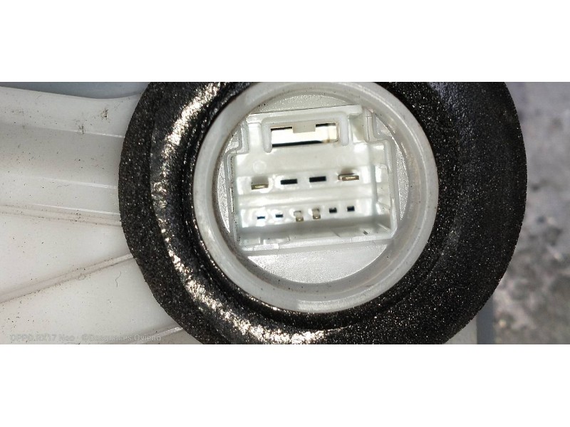 Recambio de motor cierre centralizado delantero derecho para toyota prius+ advance referencia OEM IAM   