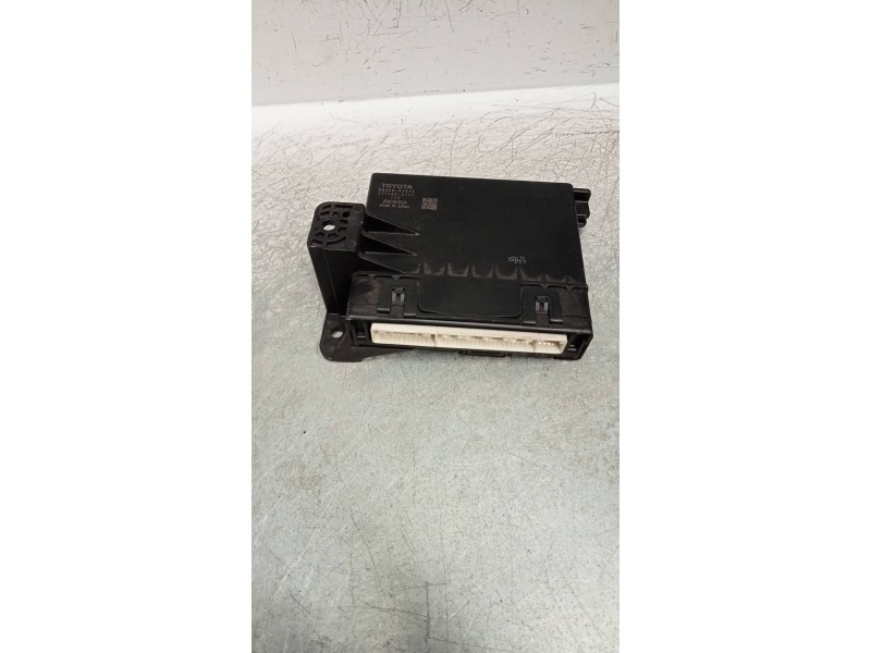 Recambio de modulo electronico para toyota prius+ advance referencia OEM IAM 8865047413 2774003711 