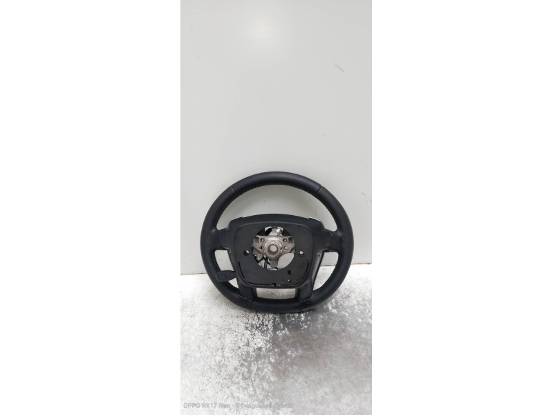 Recambio de volante para toyota prius+ advance referencia OEM IAM   