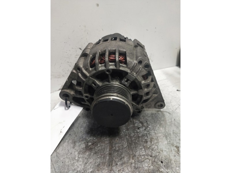 Recambio de alternador para renault scenic (ja..) 1.9 dti expression referencia OEM IAM 8200054588  