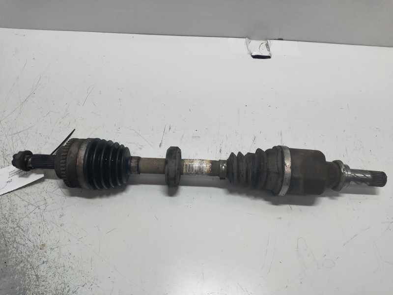 Recambio de transmision delantera izquierda para renault clio ii fase ii (b/cb0) campus referencia OEM IAM 82005643388  