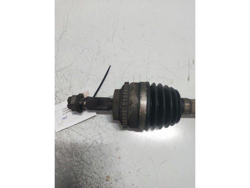 Recambio de transmision delantera izquierda para renault clio ii fase ii (b/cb0) campus referencia OEM IAM 82005643388  