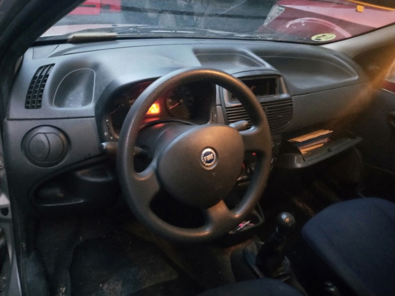 fiat punto berlina (188) del año 2005