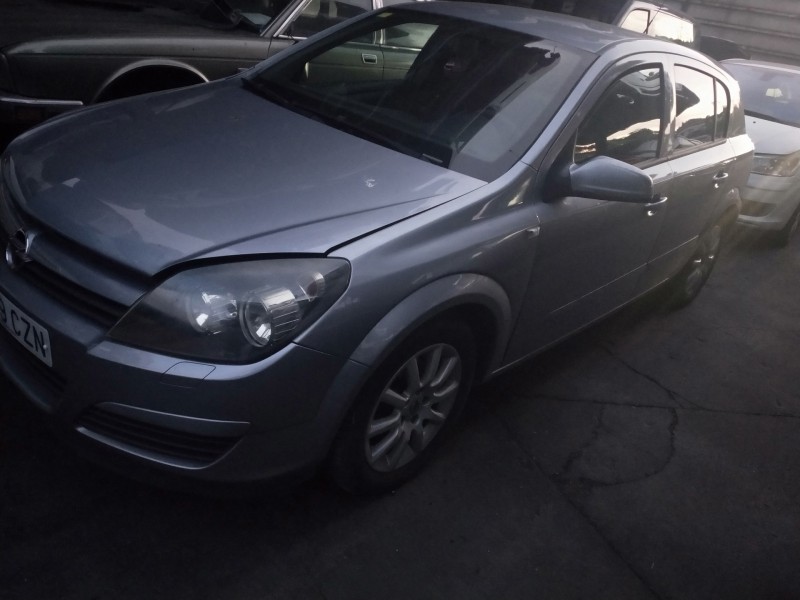 opel astra h berlina del año 2004