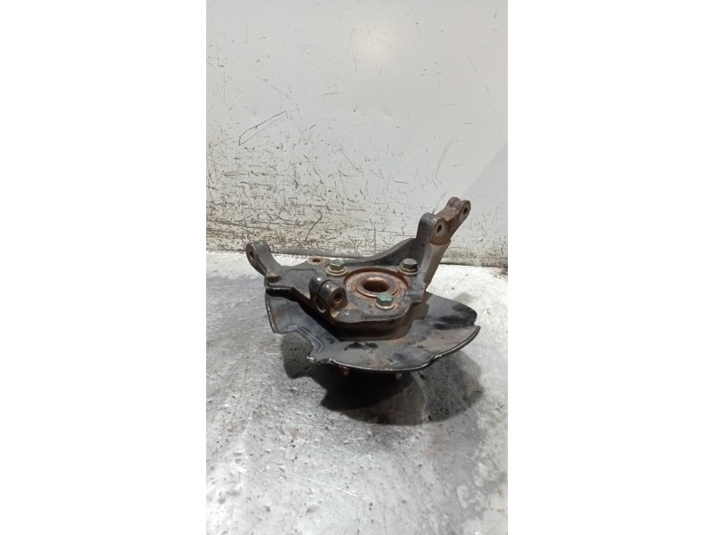 Recambio de mangueta delantera izquierda para kia carnival ii 2.9 cdri executive referencia OEM IAM   